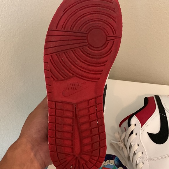 Air Jordan 1 Low University Red - Picture 5 of 5